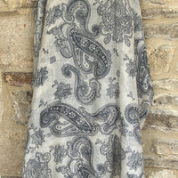 Cashmere Pashmina - Grey Paisley