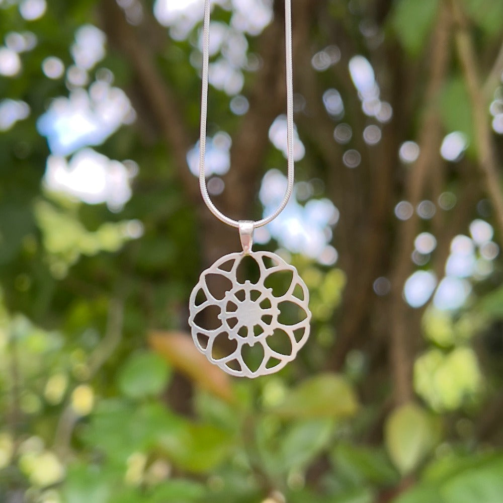 Silver 'Circle of Love' Necklace