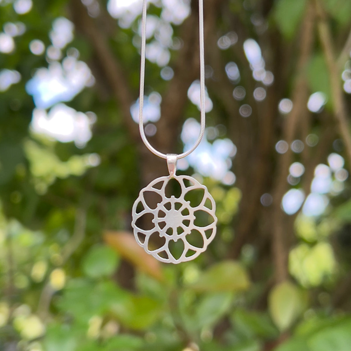 Handcrafted Silver 'Circle of Love' Mandala Necklace