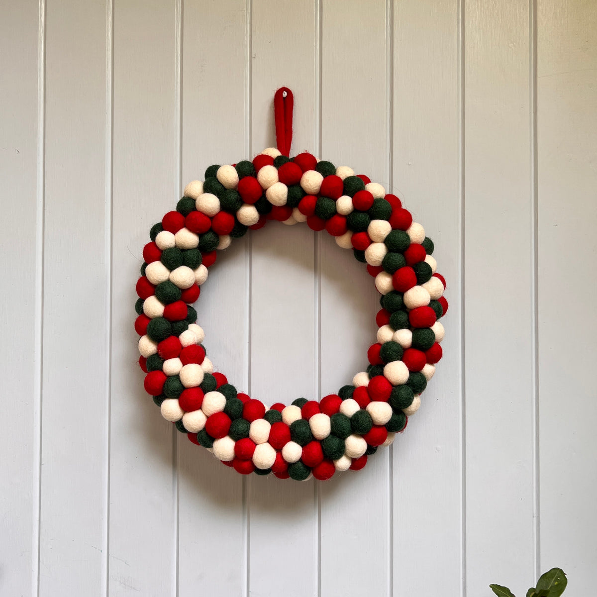 Douée -  Red, White &amp; Green Wreath