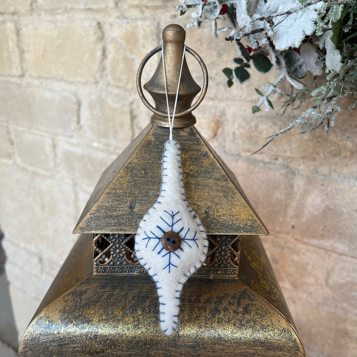 Douée -  Scandi Christmas Bauble - Large