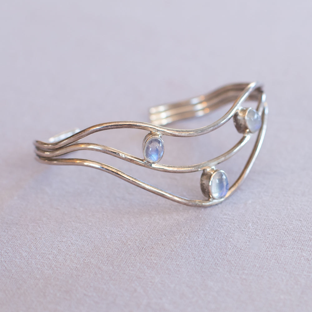 Douée -  Silver & Moonstone Bangle