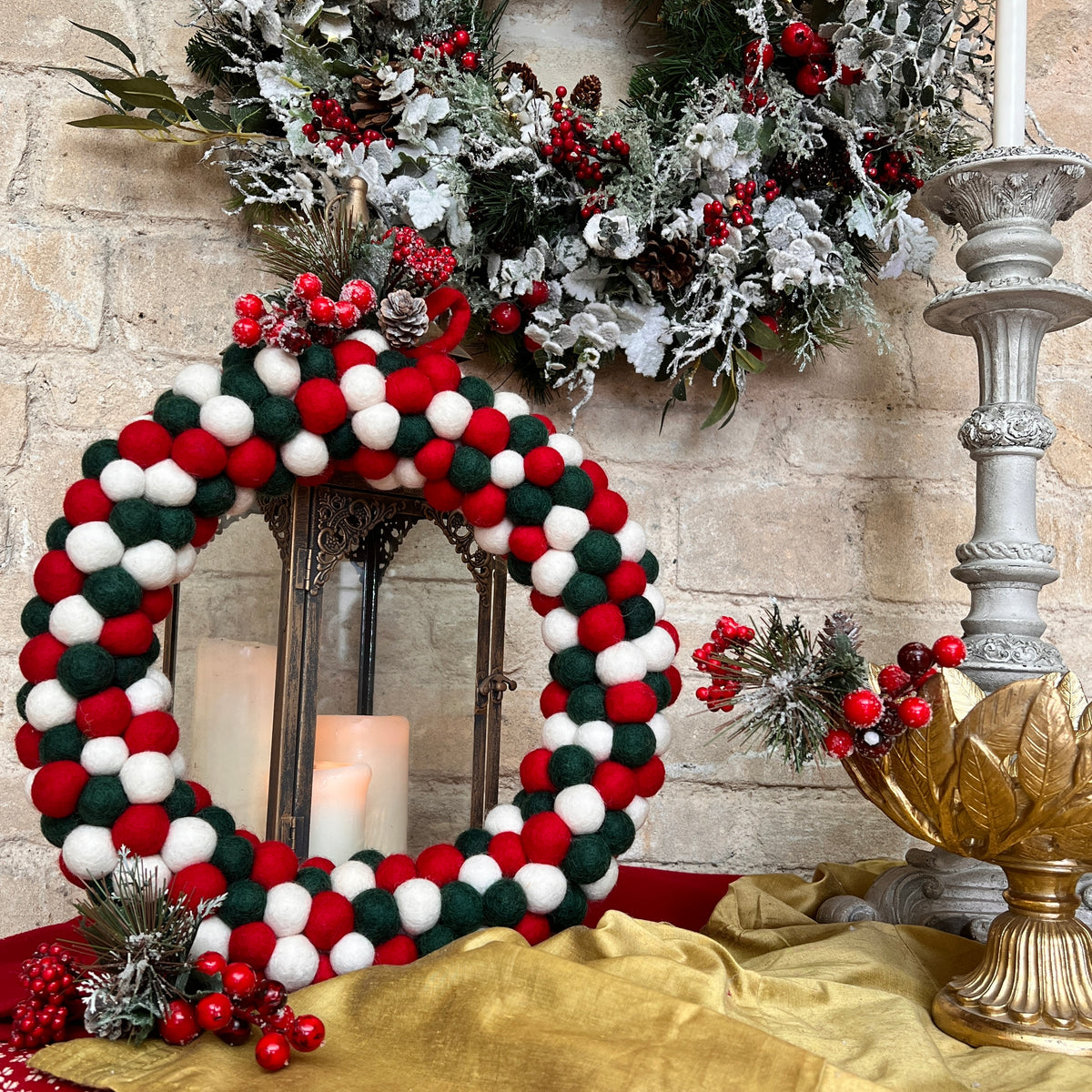 Douée -  Red, White &amp; Green Wreath