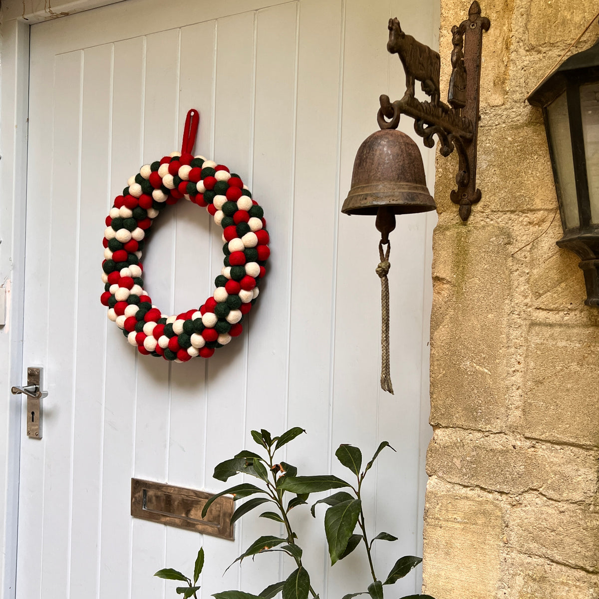 Douée -  Red, White &amp; Green Wreath